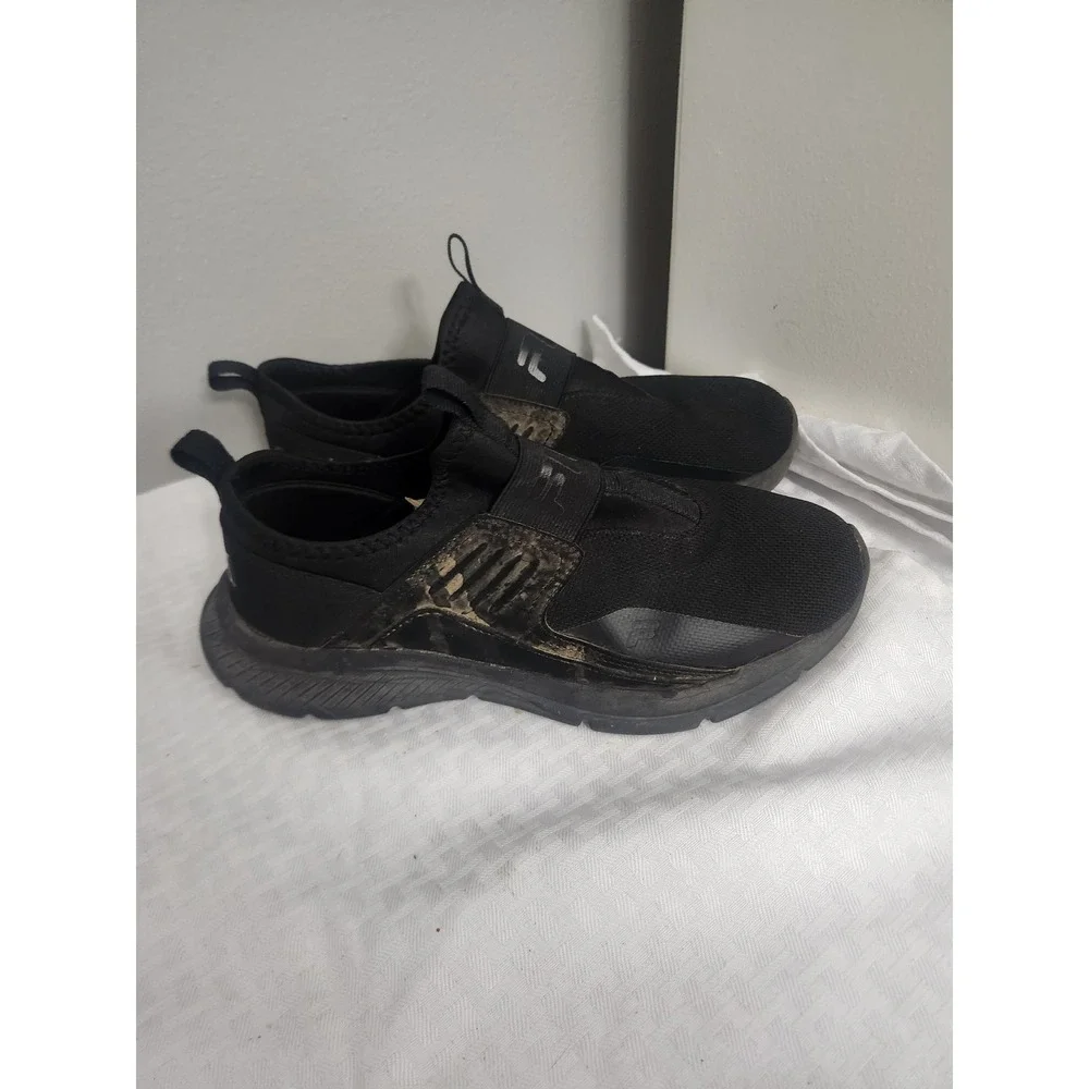 Fila Mens Slip On Mesh Athletic Sneakers Triple Black Size 8.5 Running Shoes